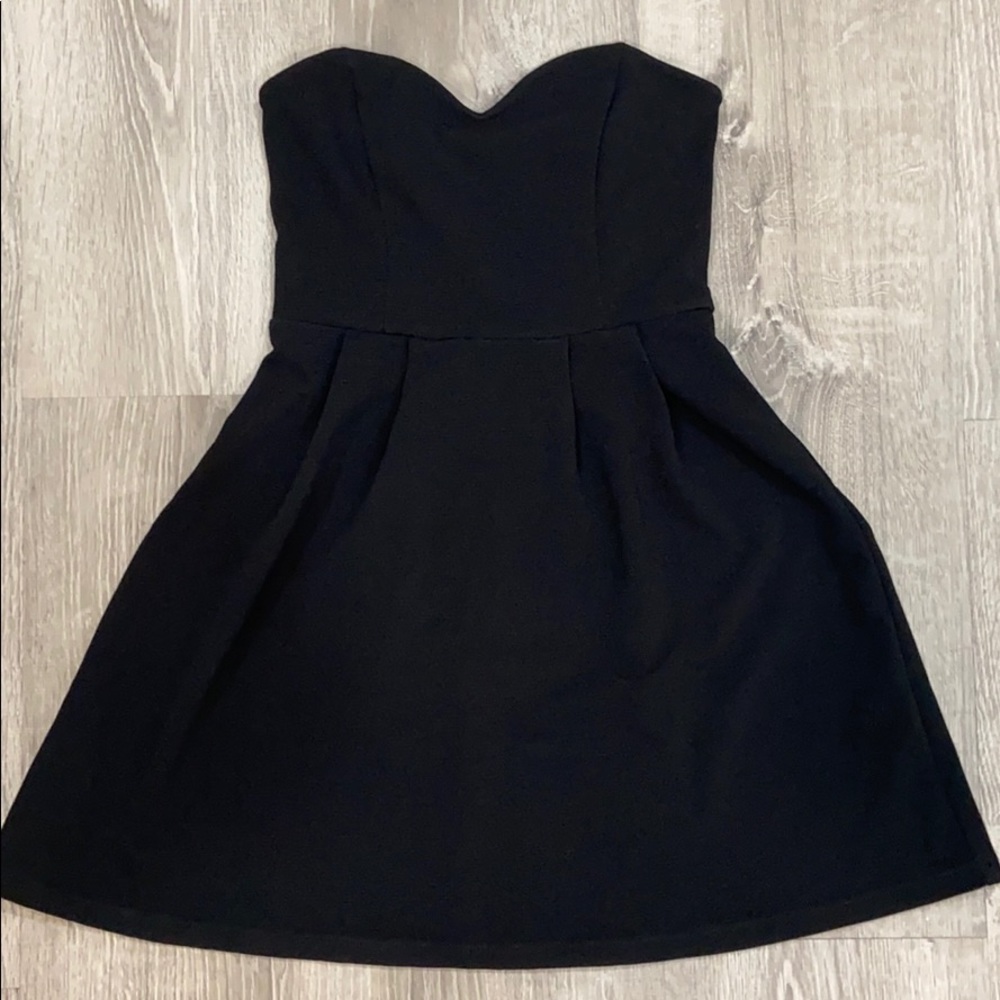 Forever 21 Black Strapless Dress